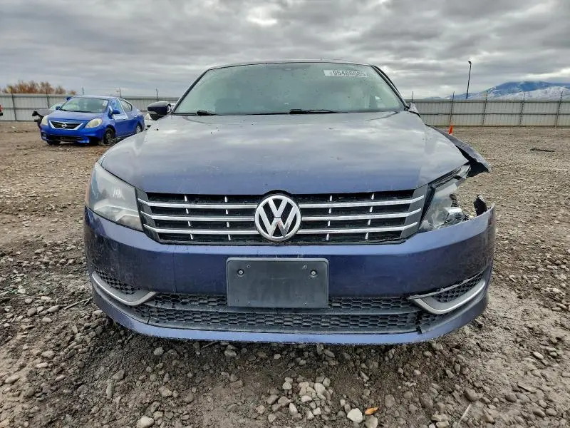 2015 VOLKSWAGEN PASSAT SE  