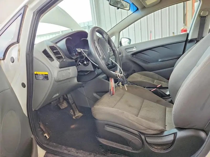 2017 KIA FORTE LX  