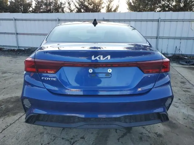 2023 KIA FORTE LX  