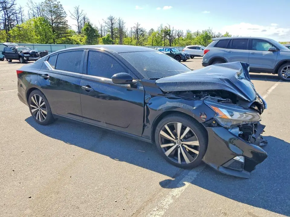 2019 NISSAN ALTIMA SR  
