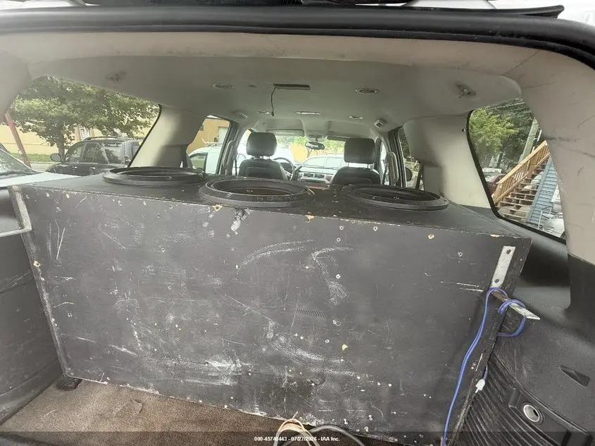 2011 CHEVROLET TAHOE LT
