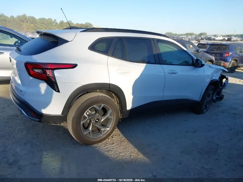 2025 CHEVROLET TRAX FWD LT
