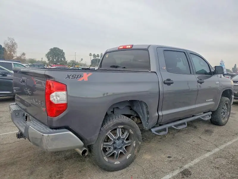 2016 TOYOTA TUNDRA CREWMAX SR5  