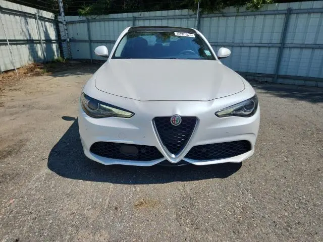 2017 ALFA ROMEO GIULIA TI  