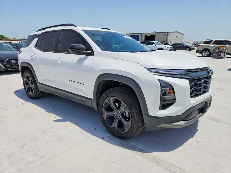 2025 CHEVROLET EQUINOX LT  