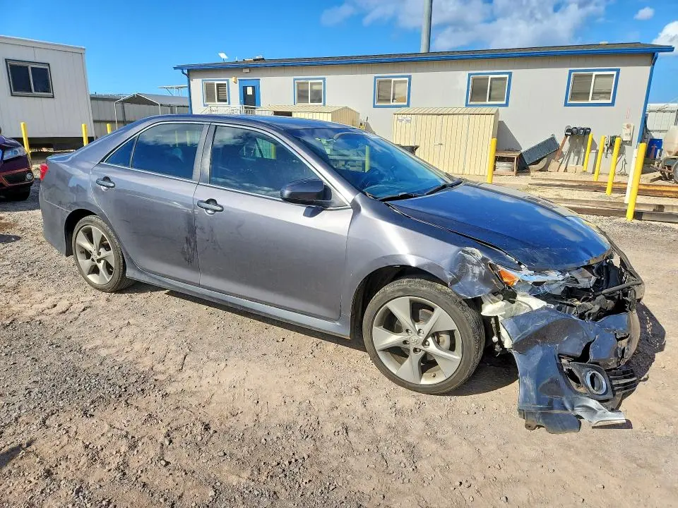 2013 TOYOTA CAMRY SE V6  