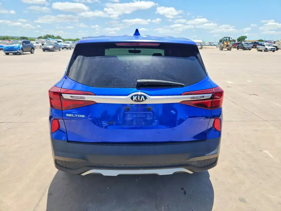 2021 KIA SELTOS LX  