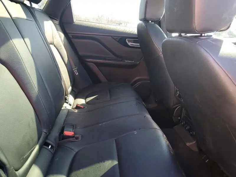 2020 JAGUAR F-PACE PREMIUM  