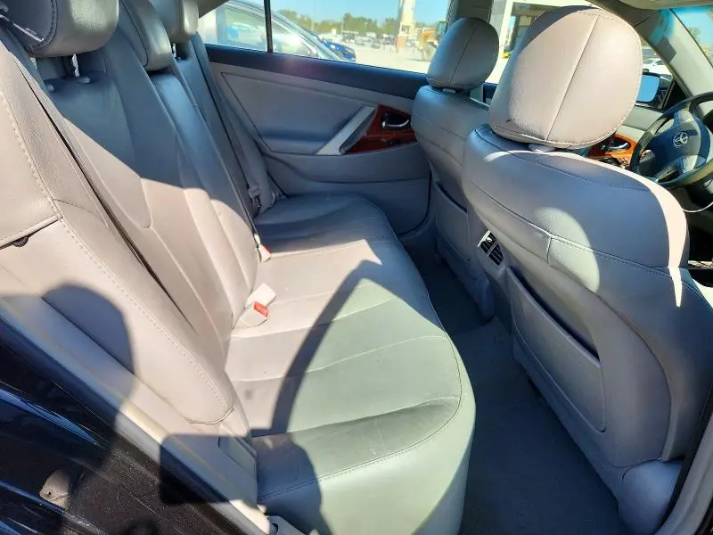 2011 TOYOTA CAMRY XLE  