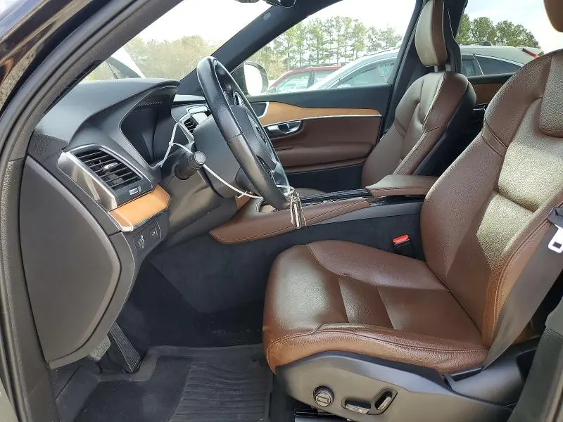 2022 VOLVO XC90 T6 MOMENTUM  