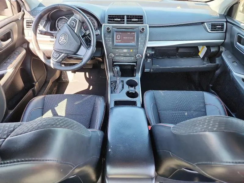 2015 TOYOTA CAMRY SE  