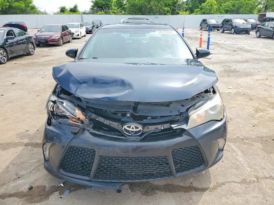 2017 TOYOTA CAMRY SE  