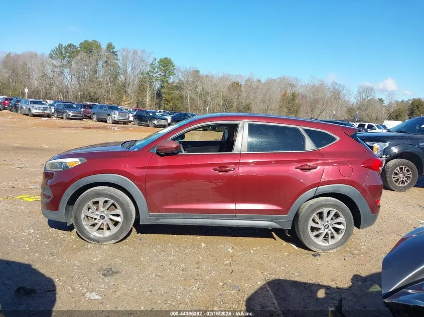 2016 HYUNDAI TUCSON SE