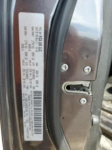 2016 RAM 1500 SLT