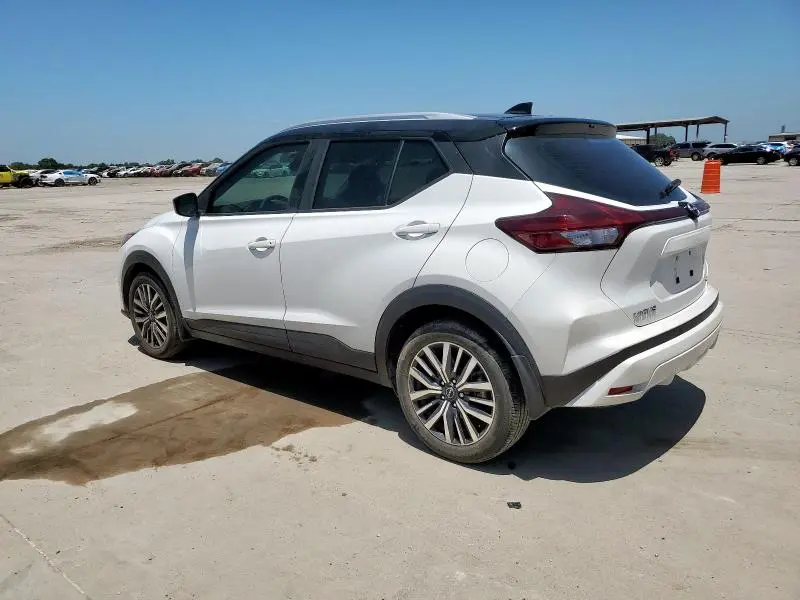 2022 NISSAN KICKS SV  
