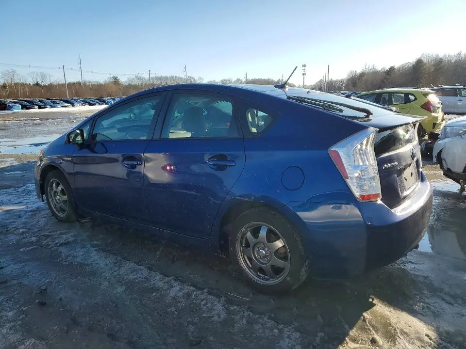2010 TOYOTA PRIUS III  