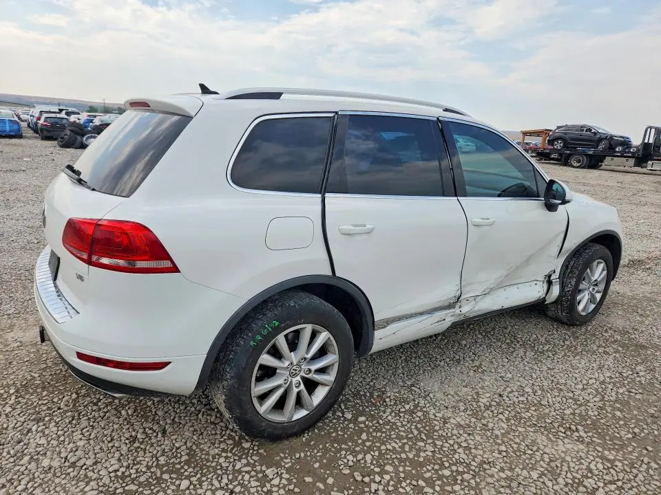 2014 VOLKSWAGEN TOUAREG V6  