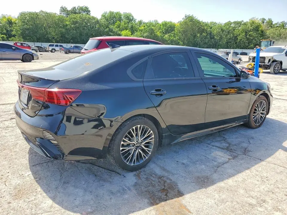 2023 KIA FORTE GT LINE  
