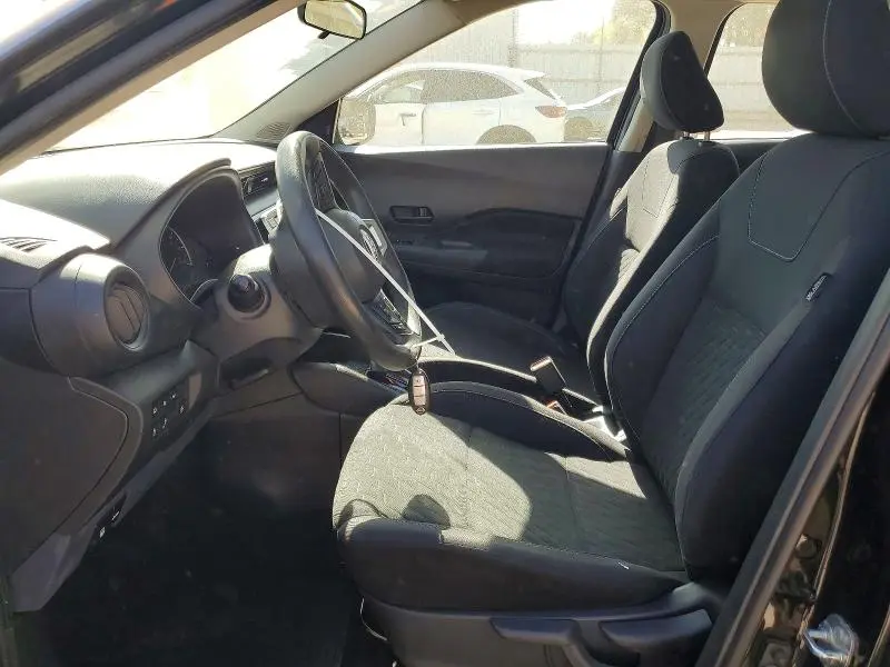 2022 NISSAN KICKS S  