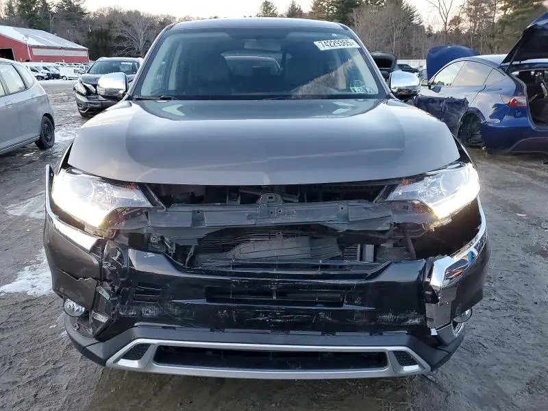 2019 MITSUBISHI OUTLANDER SE  