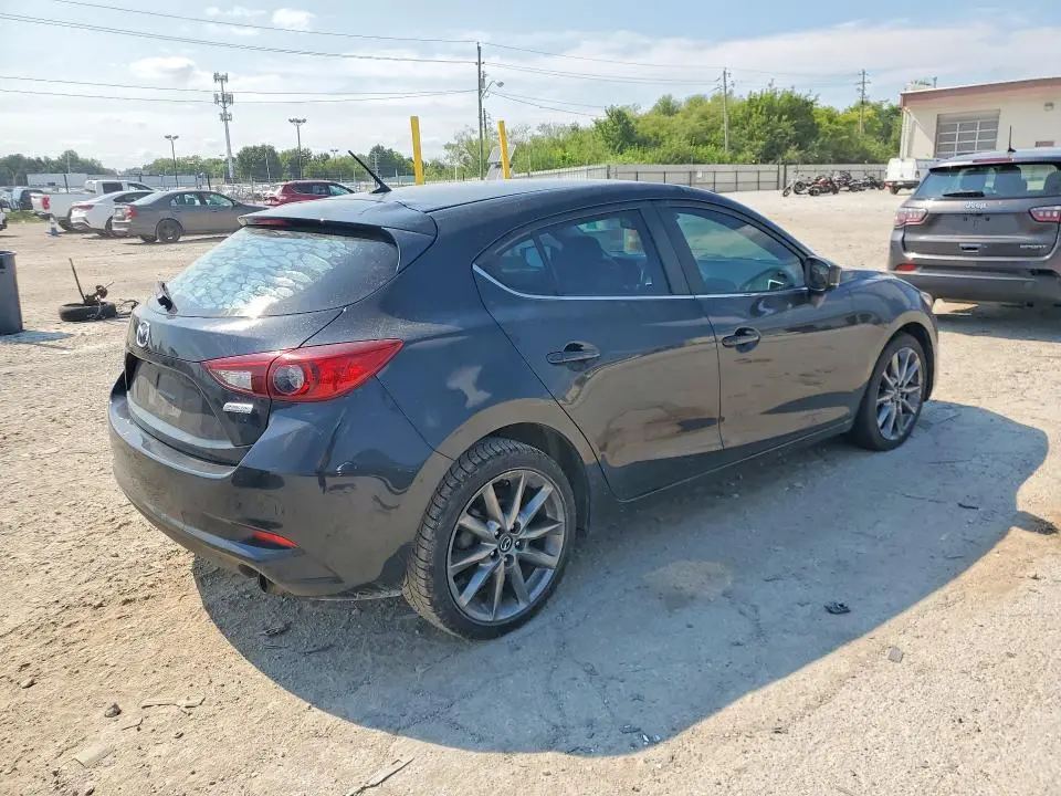 2018 MAZDA 3 TOURING  