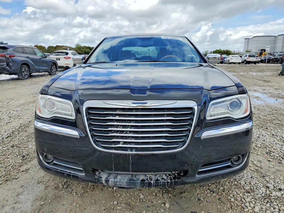 2013 CHRYSLER 300C   