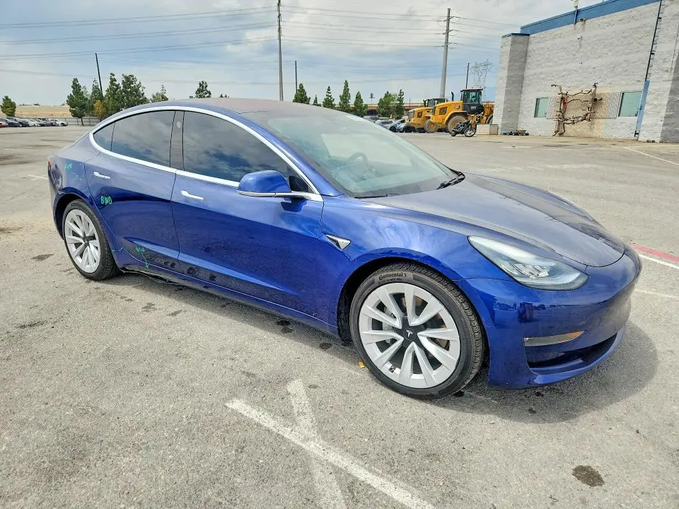 2018 TESLA MODEL 3   