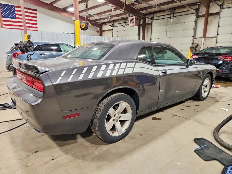 2013 DODGE CHALLENGER SXT  