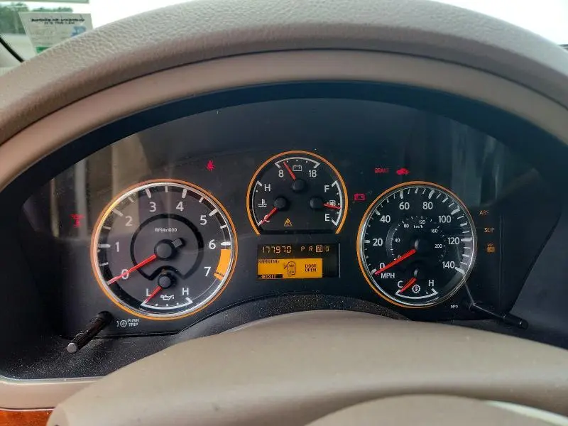 2011 NISSAN ARMADA SV  