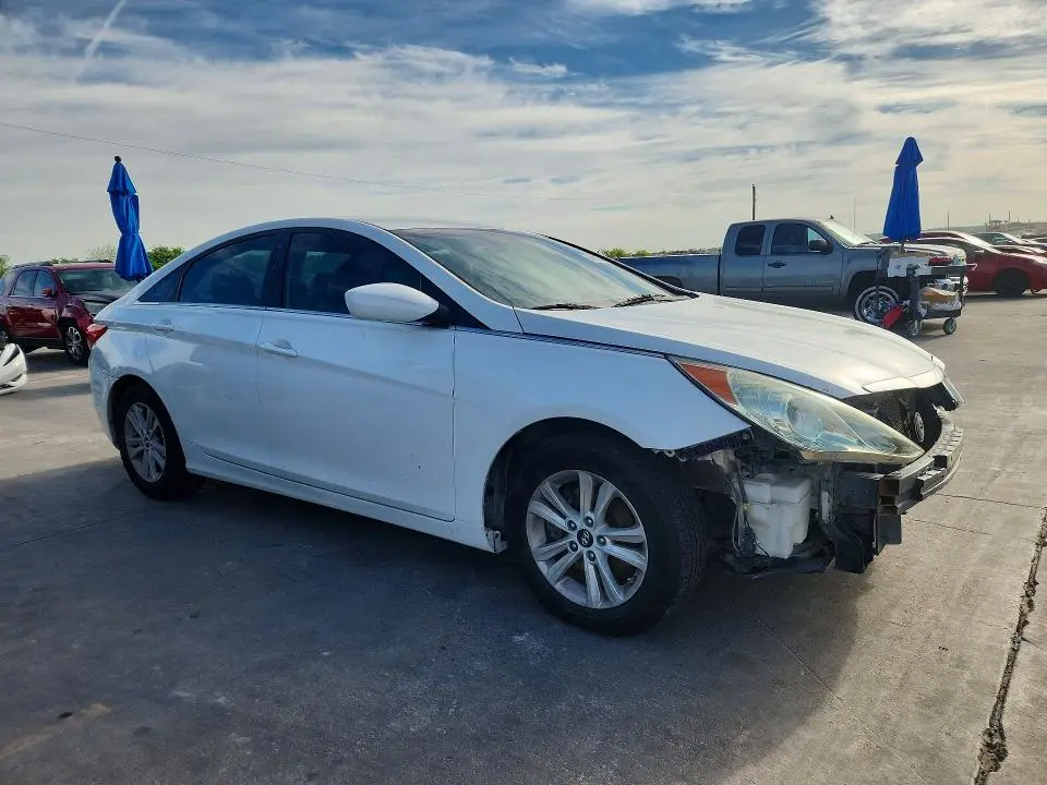 2011 HYUNDAI SONATA GLS  