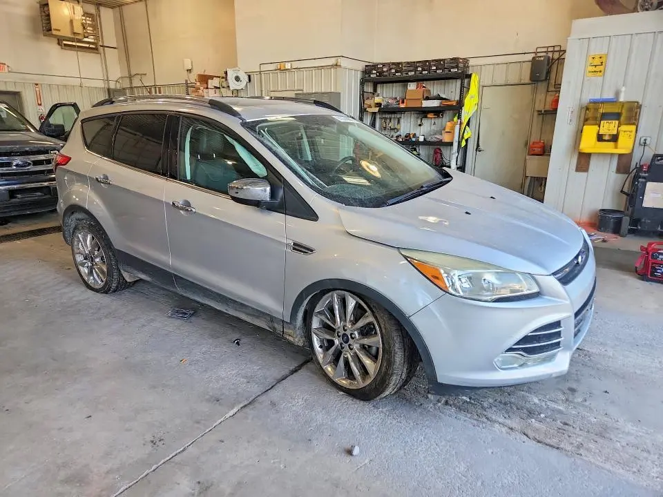 2016 FORD ESCAPE SE  