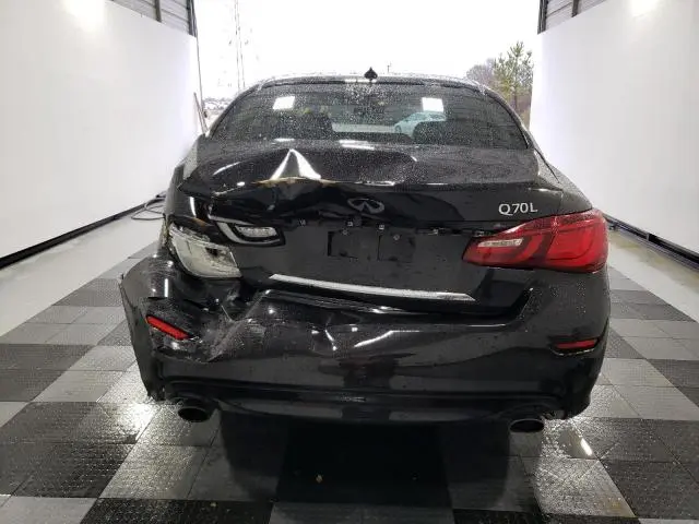 2016 INFINITI Q70L 5.6  