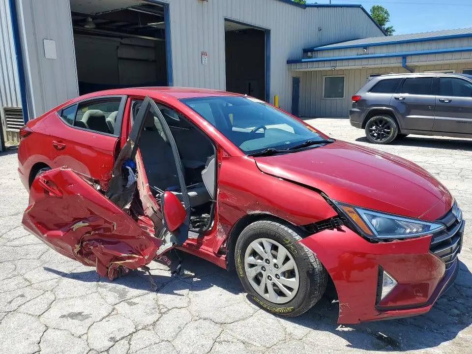2019 HYUNDAI ELANTRA SE  