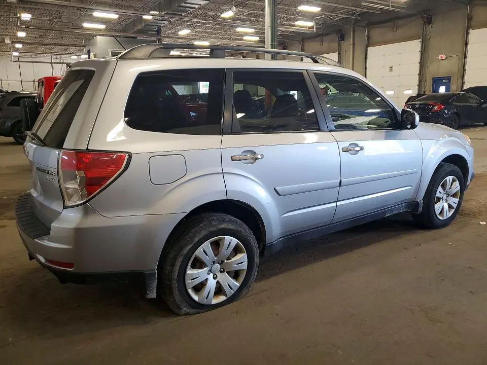2013 SUBARU FORESTER LIMITED  