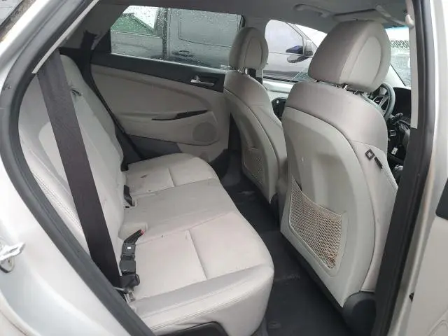 2018 HYUNDAI TUCSON SE  