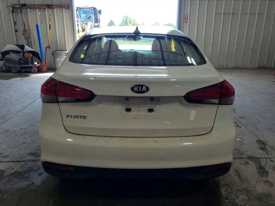 2018 KIA FORTE LX  
