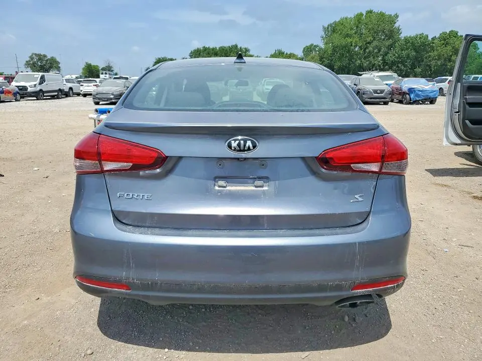 2018 KIA FORTE S  