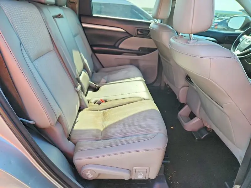 2018 TOYOTA HIGHLANDER LE PLUS  