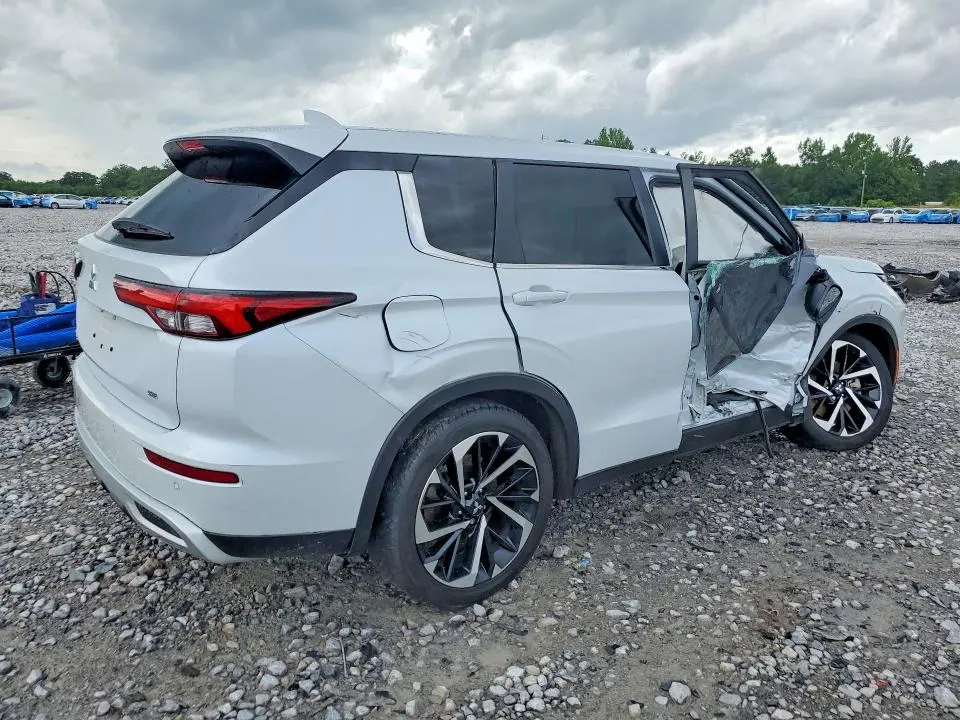 2024 MITSUBISHI OUTLANDER SE  