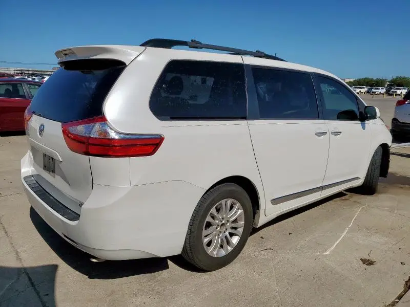2015 TOYOTA SIENNA XLE  