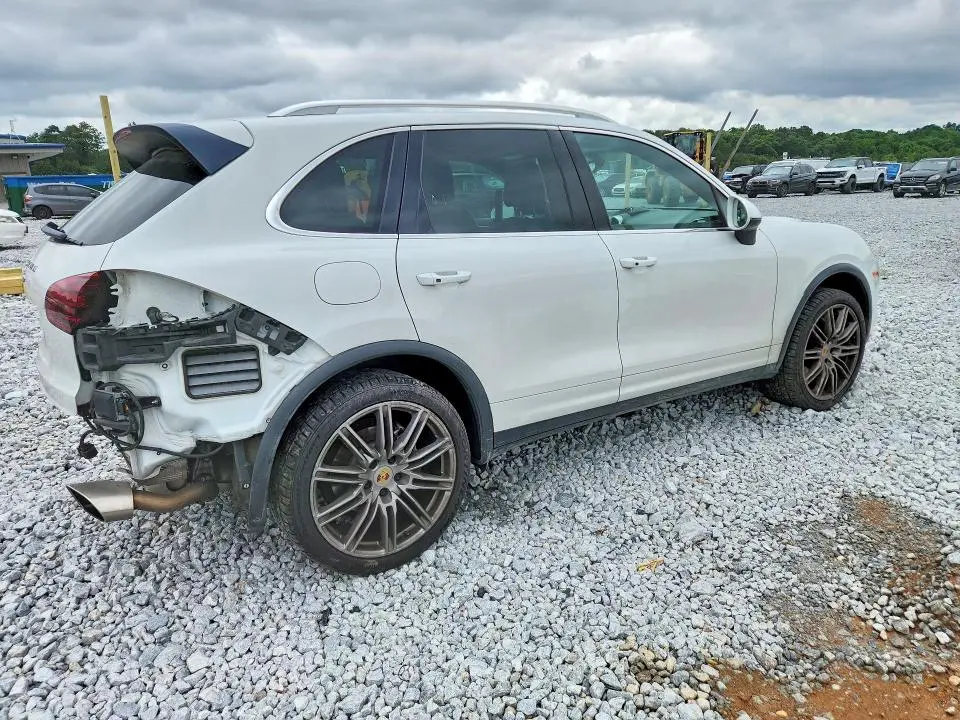 2016 PORSCHE CAYENNE   