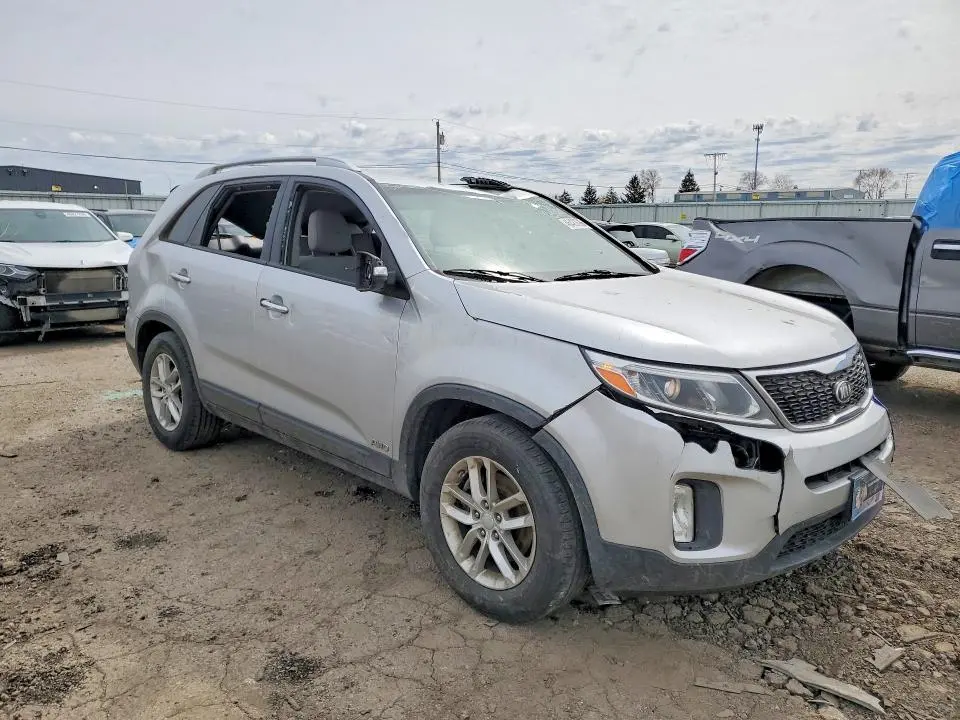 2015 KIA SORENTO LX  