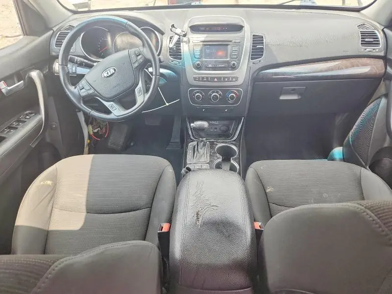 2014 KIA SORENTO LX  