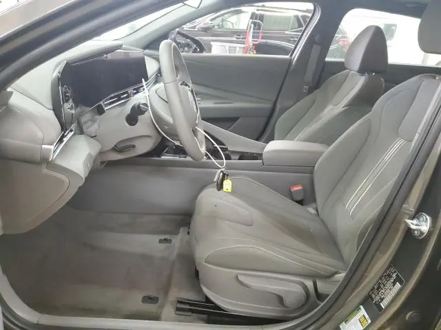 2025 HYUNDAI ELANTRA SEL  