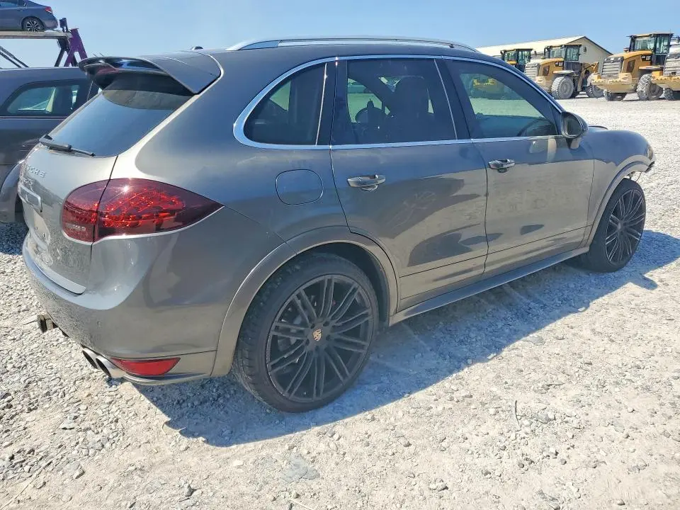 2014 PORSCHE CAYENNE GTS  