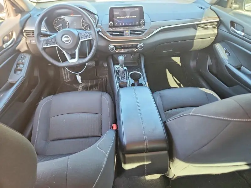2024 NISSAN ALTIMA SV  
