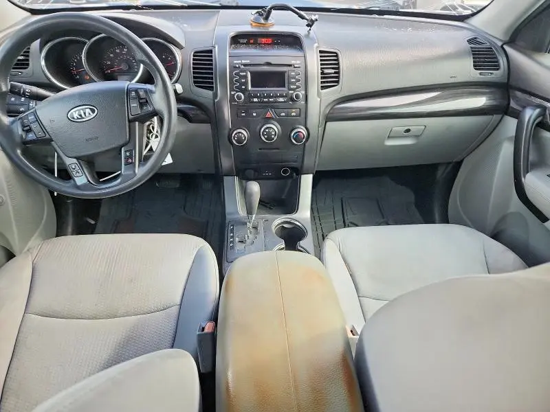 2011 KIA SORENTO LX  