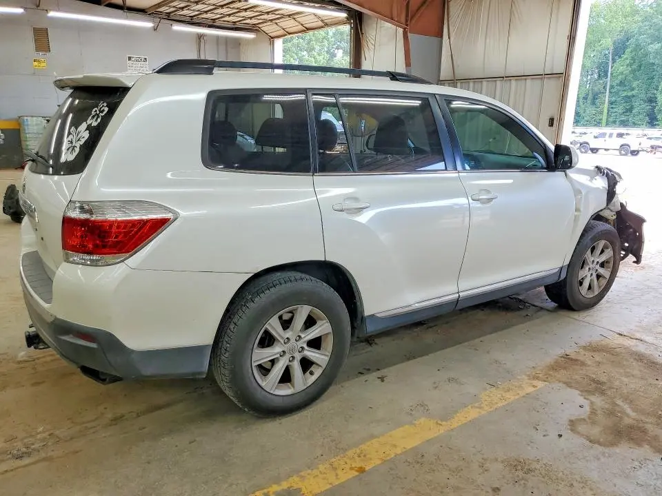 2012 TOYOTA HIGHLANDER SE  