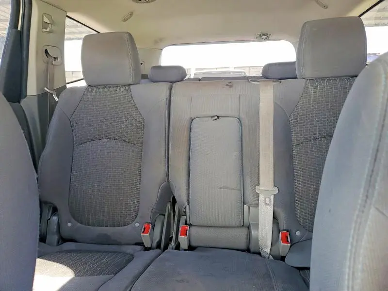 2014 CHEVROLET TRAVERSE LS  