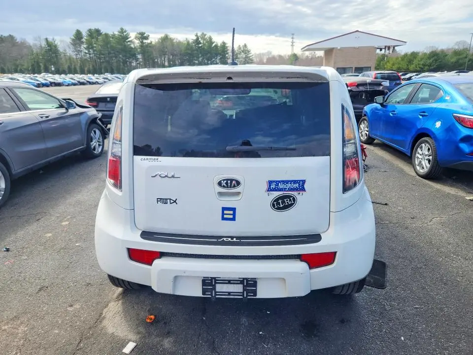 2011 KIA SOUL +  